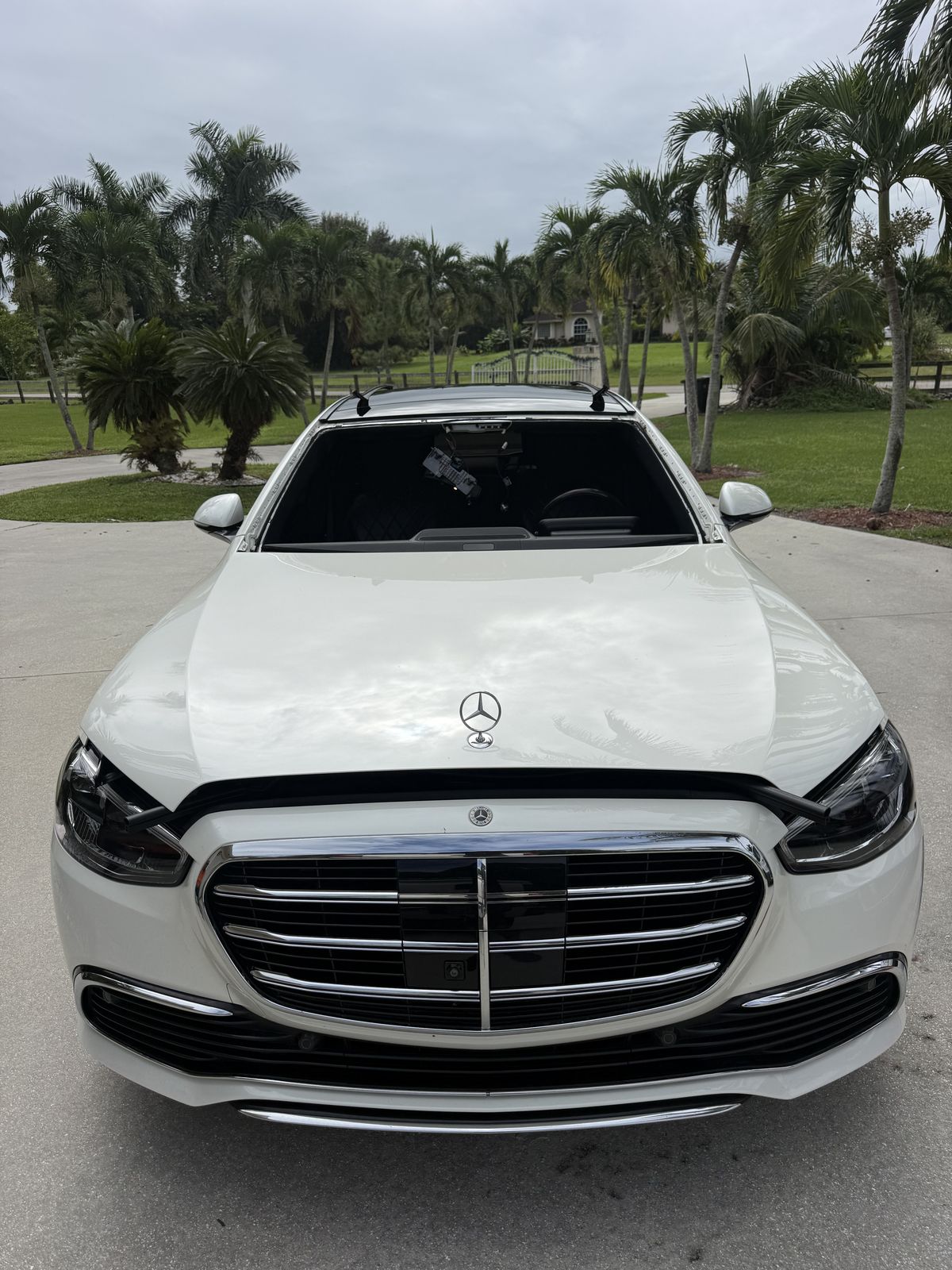 Mercedes S-Class with the old windshield removed